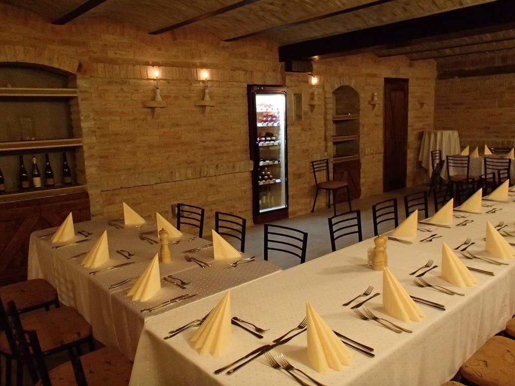 Kastelykert Fogado Hotel Szeged Phòng bức ảnh