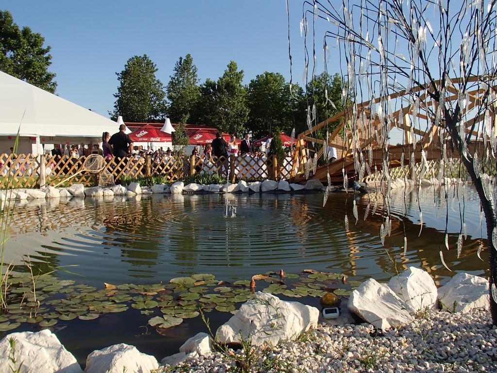 Kastelykert Fogado Hotel Szeged Phòng bức ảnh
