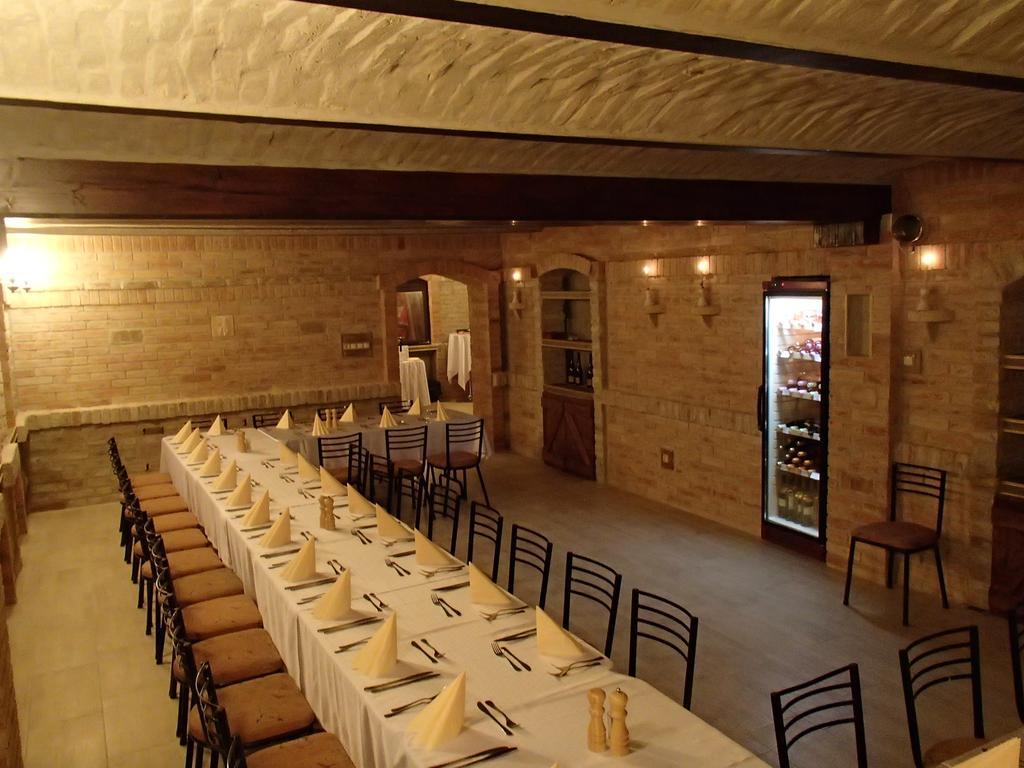 Kastelykert Fogado Hotel Szeged Ngoại thất bức ảnh